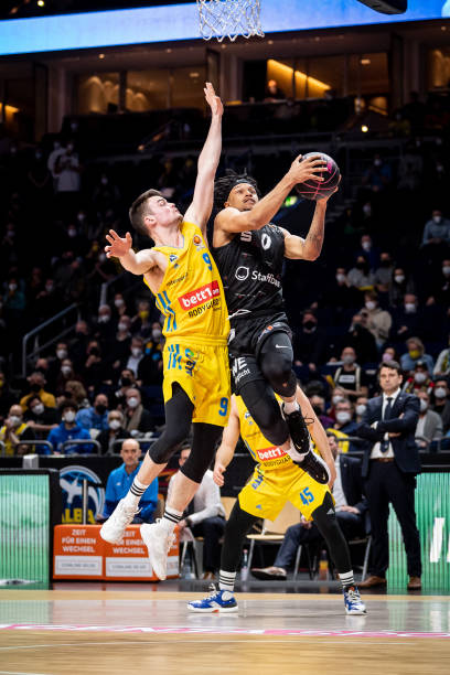 崭露头角 崭露头角