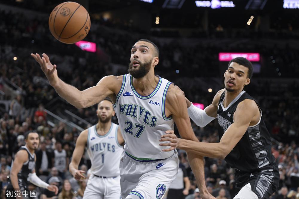 在曼联大胜 在曼联大胜